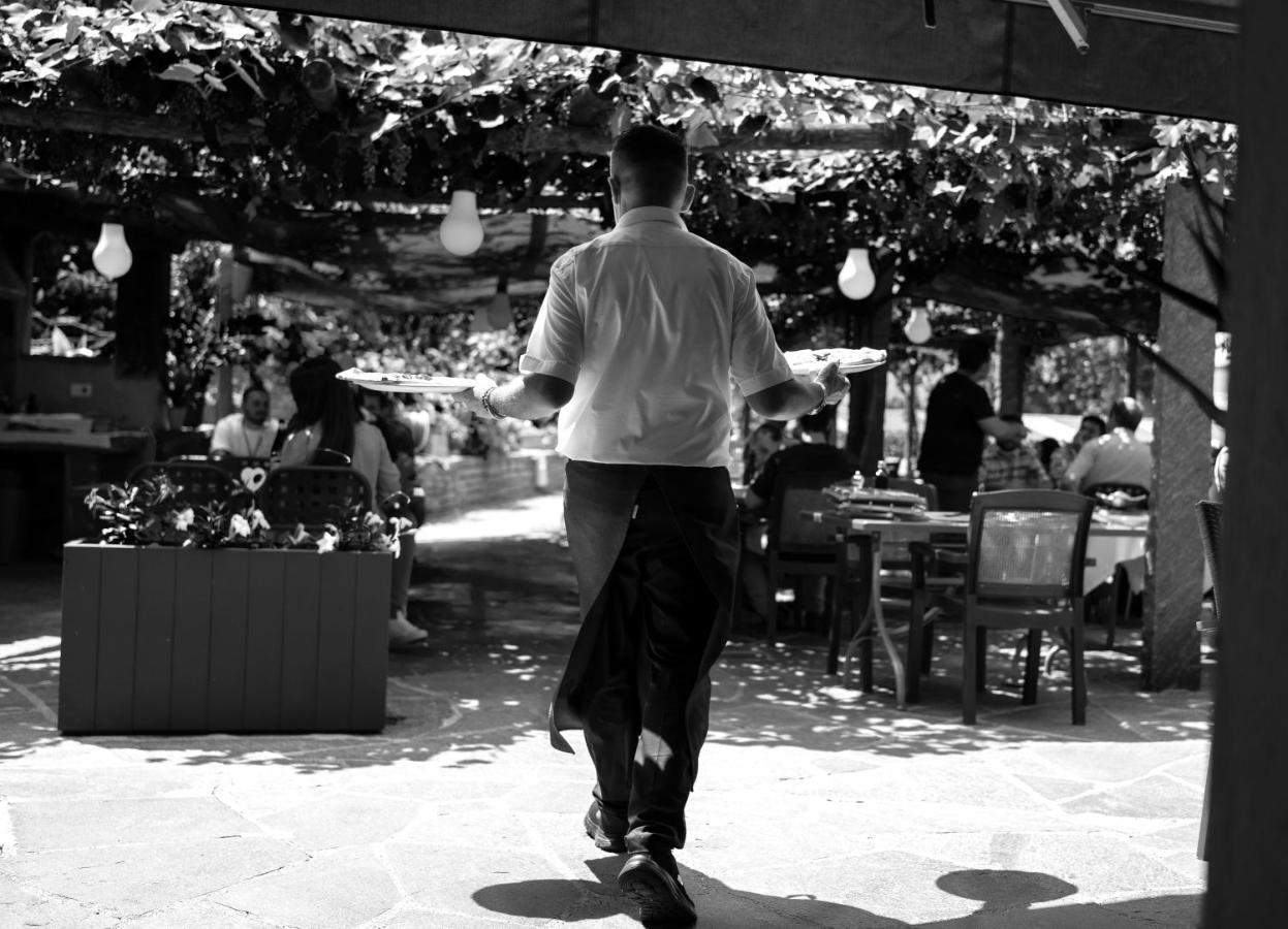Hotel Ristorante Grotto Serta Lamone Exteriör bild