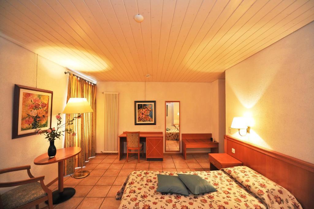 Hotel Ristorante Grotto Serta Lamone Exteriör bild